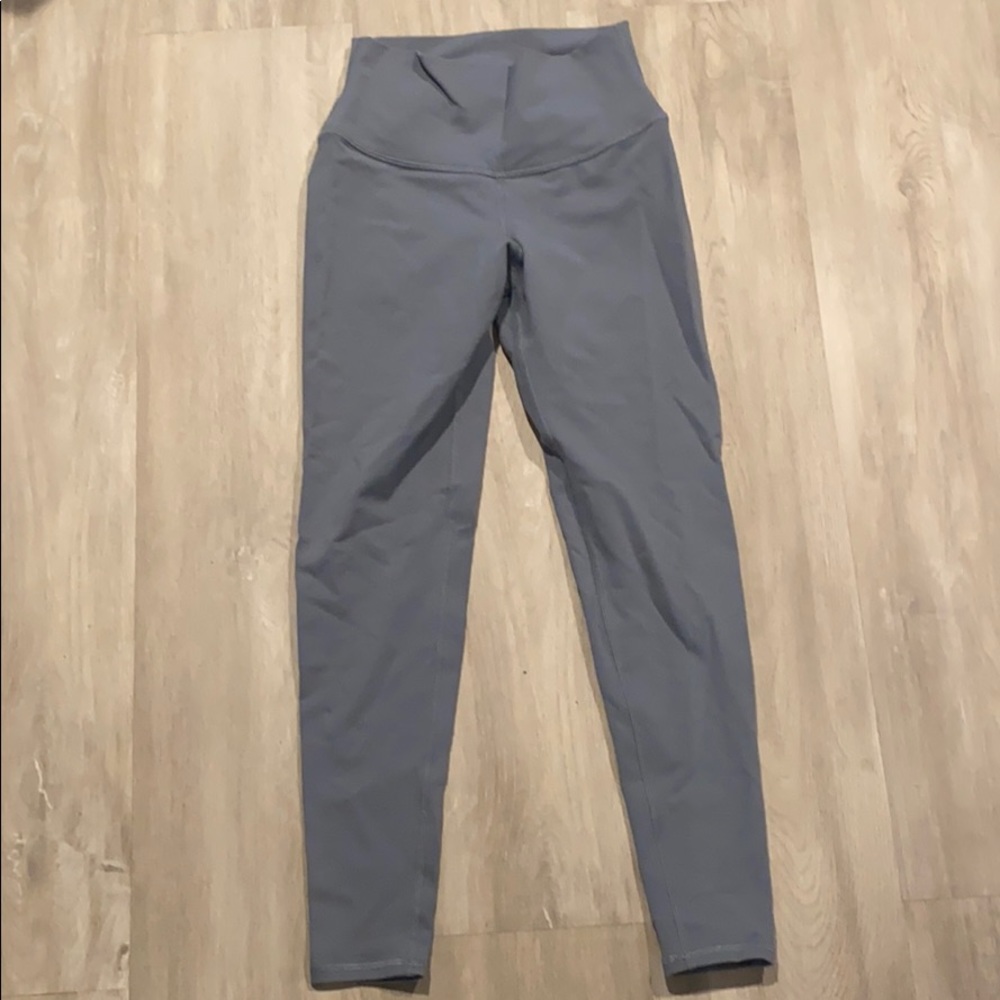 Alo Leggings in Slate Grey. EXCELLENT UC
